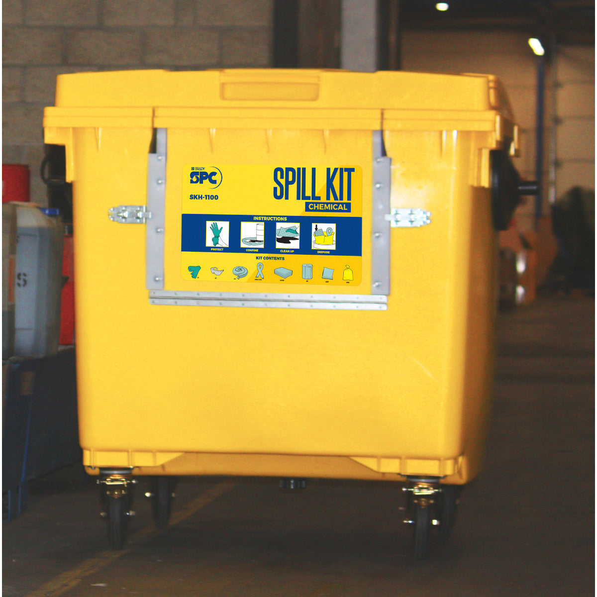 Ensemble de conteneurs de 1 000 litres, produits chimiques