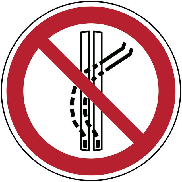 Schleppspur verlassen verboten - ISO 7010